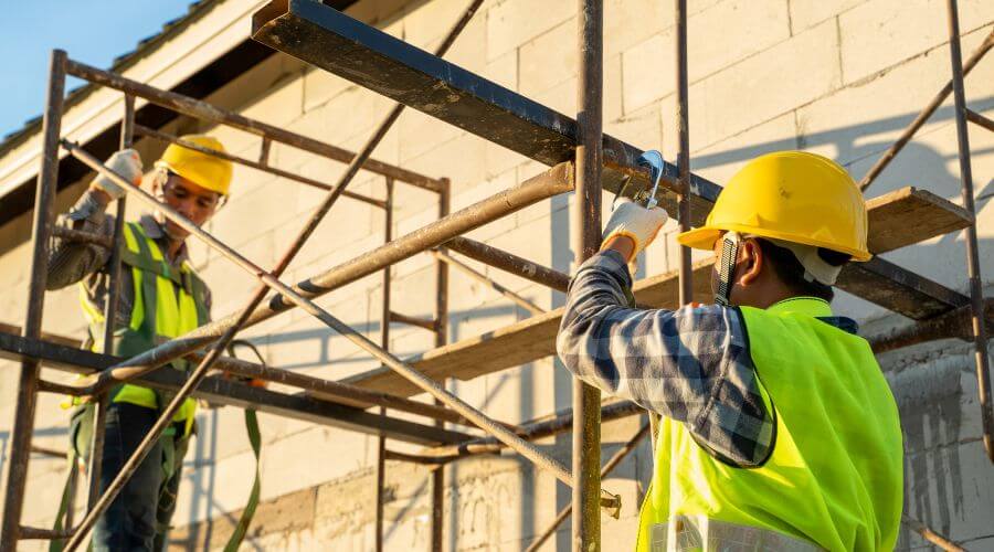 Professional gutter cleaning in Wheaton, IL